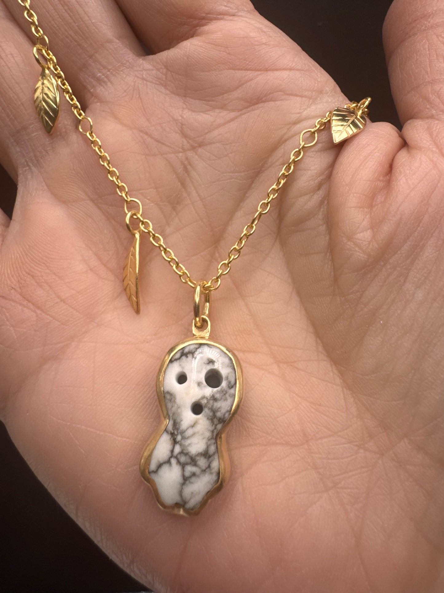 Kodama Leaf Necklace 2/2