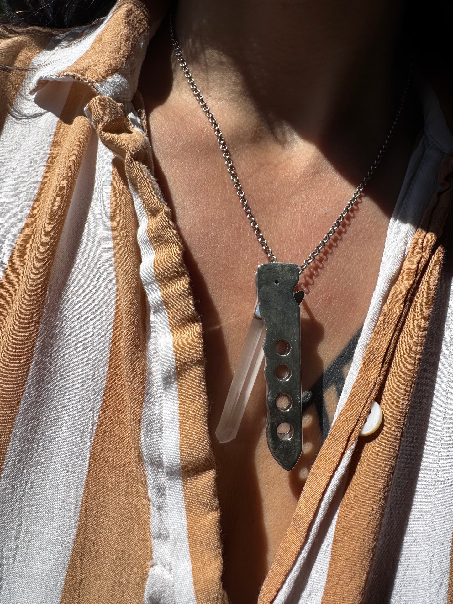 Light Crystal Switchblade