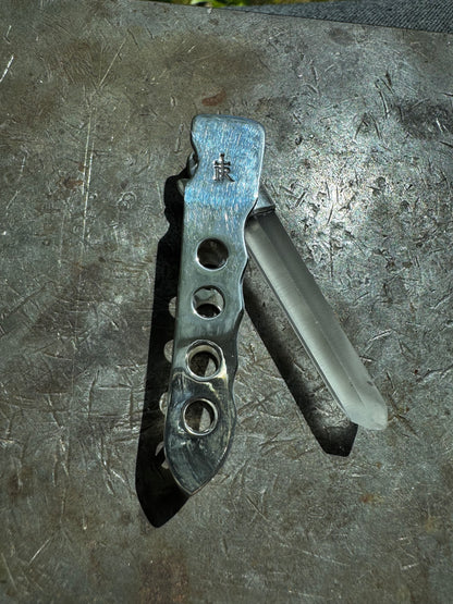 Light Crystal Switchblade