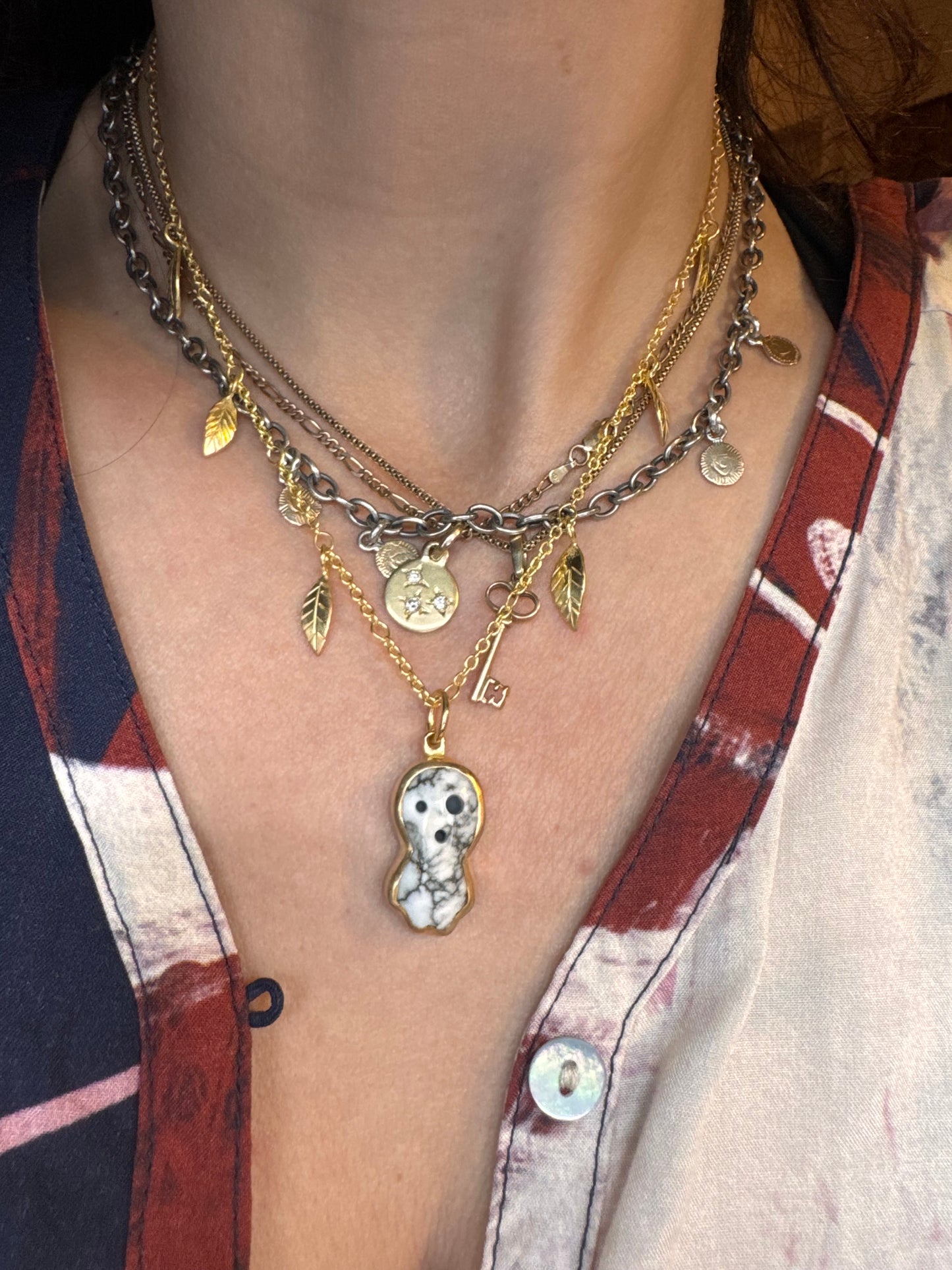 Kodama Leaf Necklace 2/2