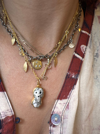 Kodama Leaf Necklace 2/2