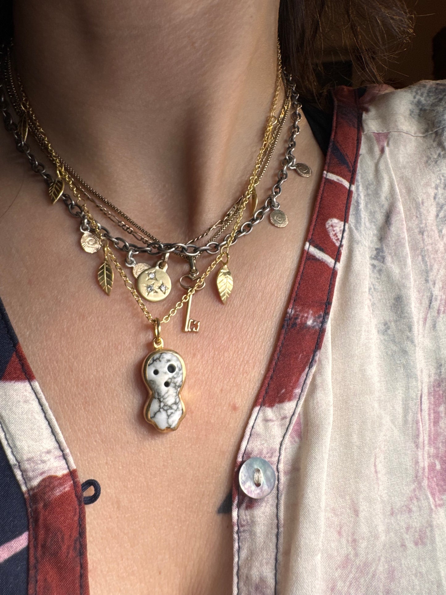 Kodama Leaf Necklace 2/2