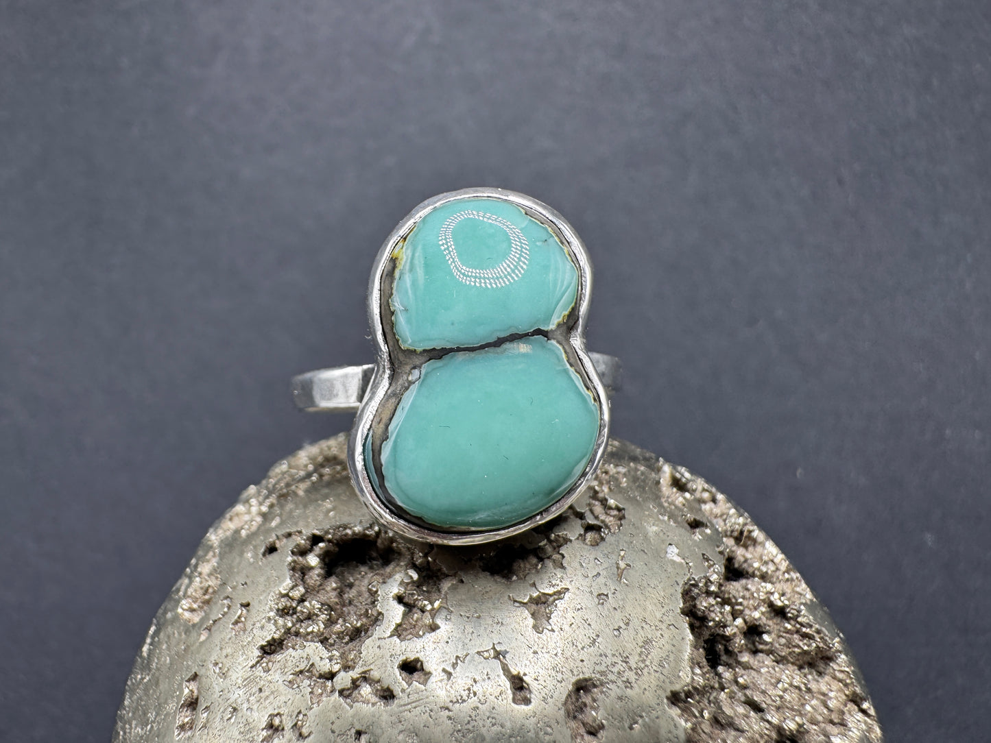 Crazy 8 Ring