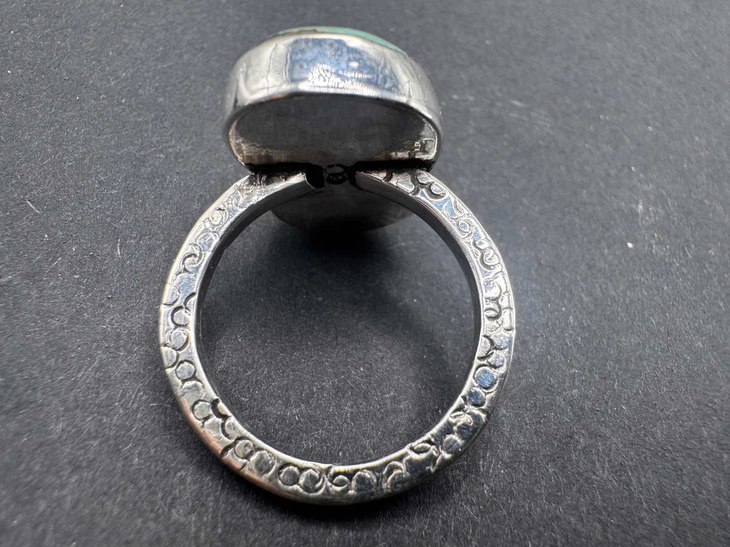 Crazy 8 Ring