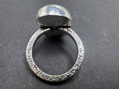 Crazy 8 Ring