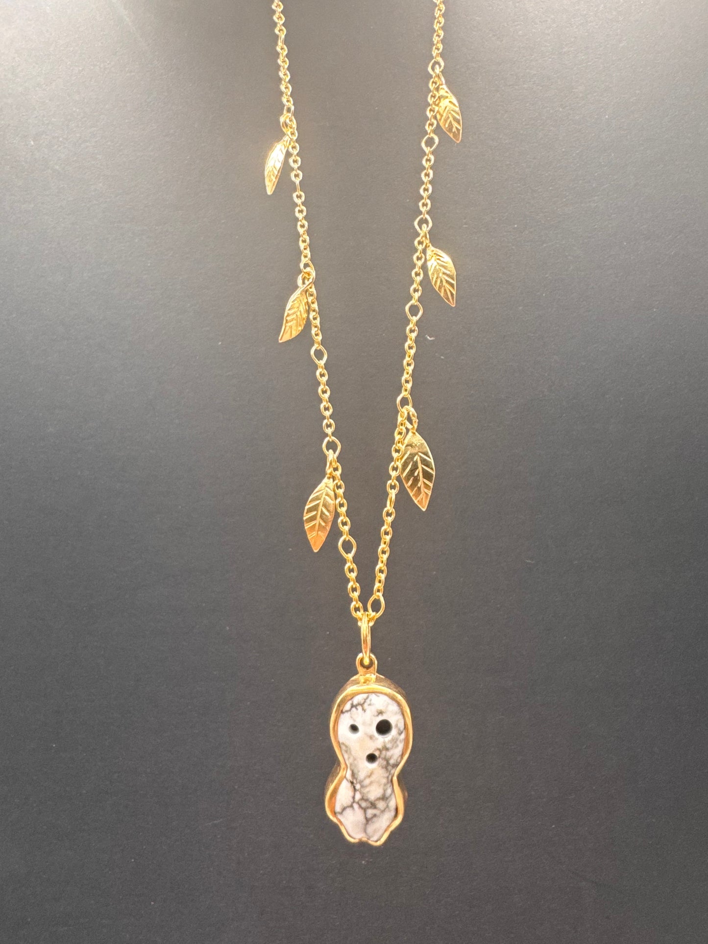 Kodama Leaf Necklace 2/2